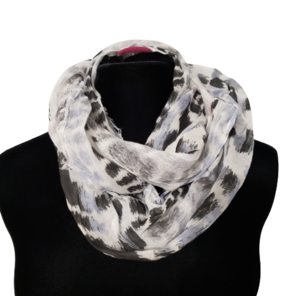 NWT American Eagle Outfitters AEO Lightweight Infinity Scarf
